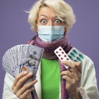 Льготникам станет больше лекарств: Правительство увеличило финансирование на 5,6%